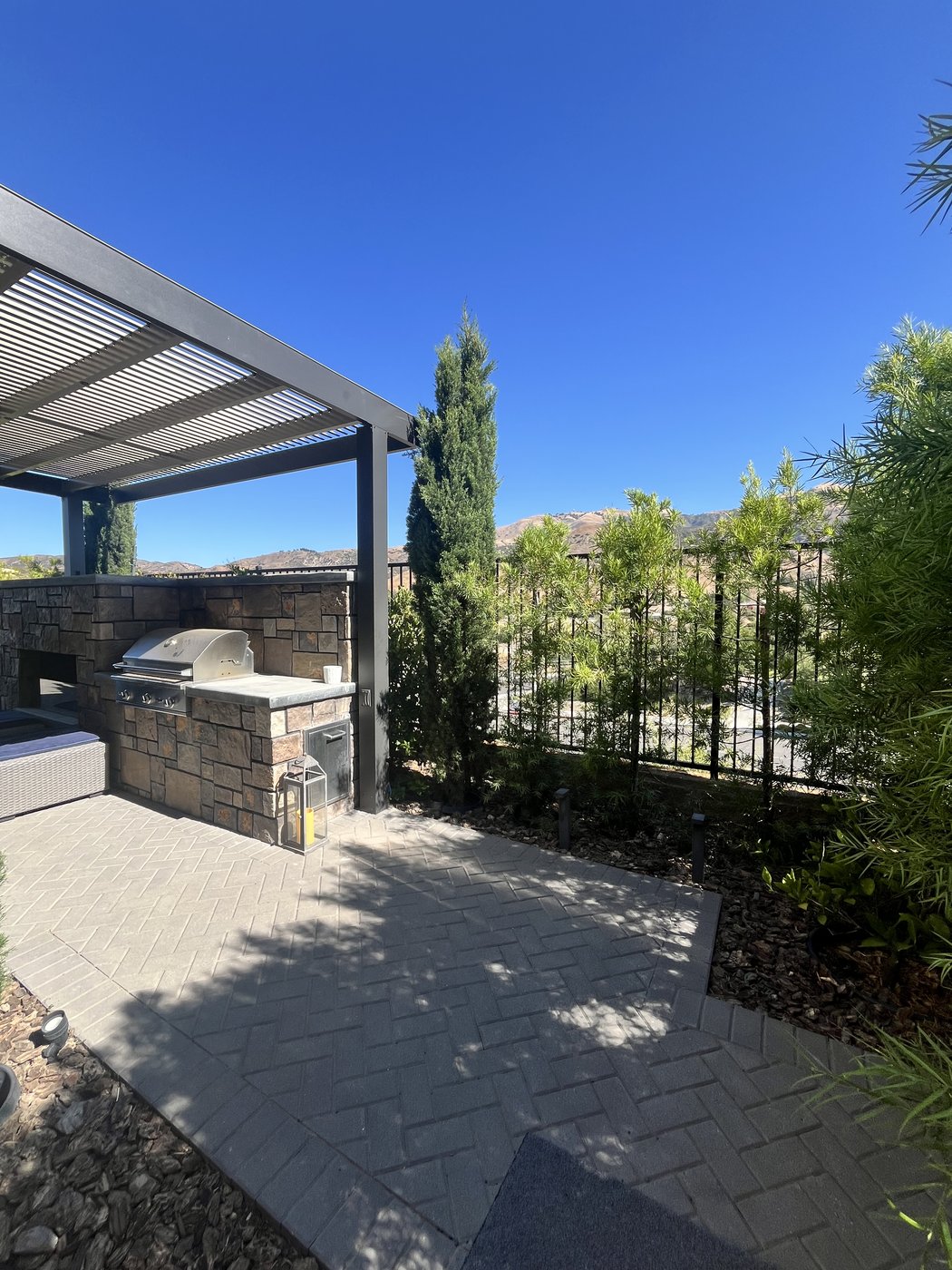 4K Gallery 17 — Alumcraft aluminum patio project
