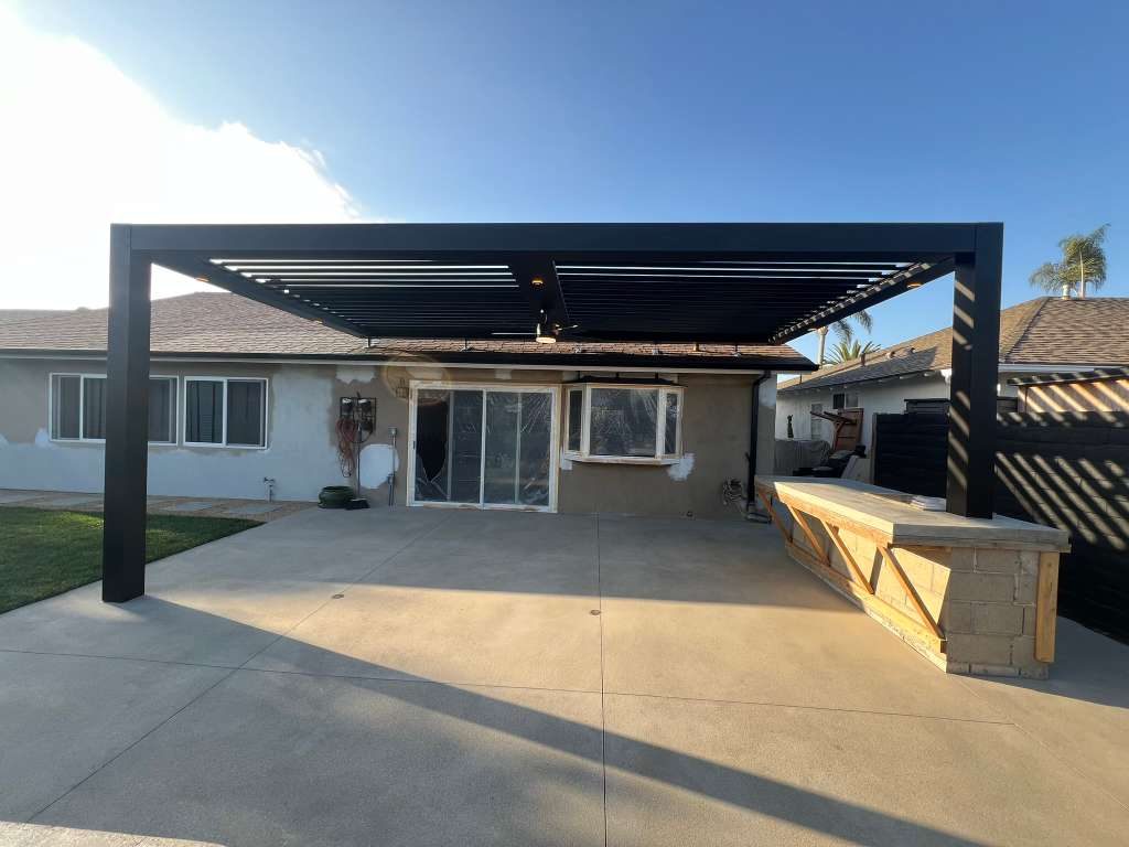 Four Seasons louvered roof patio cover